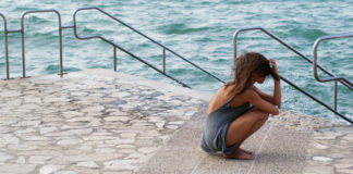Ποιήματα για ένα λυπημένο καλοκαίρι- Μαρία Πολυδούρη, Μιχάλης Κατσαρός, Κώστας Γ. Παπαγεωργίου, Γιάννης Ζέρβας – ανθολόγος Θ. Χατζόπουλος)