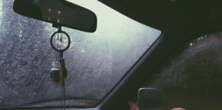 “Κατά πόδας”: Ο κόσμος της Έλενας Νούσια (της Λίλυς Εξαρχοπούλου)
