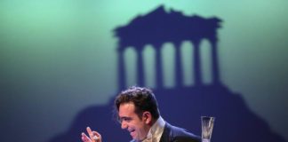 «Ο γενικός γραμματεύς»: Από τη μια κρίση στην άλλη (του Σπύρου Κακουριώτη)