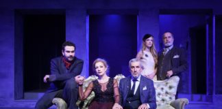 Στο θέατρο “Άνεσις” δεν παίζουν τον Άμλετ τού Σαίξπηρ (της Σταυρούλας Γ. Τσούπρου)