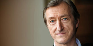 Julian Barnes: Καθένας έχει τη μοναδική του ιστορία (της Ειρήνης Σταματοπούλου)