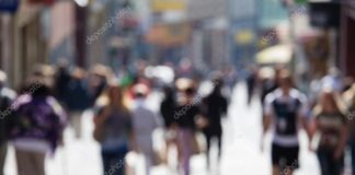 Οι «θαμποί ήρωες» φωνάζουν δυνατά (της Μαίρης Σιδηρά)