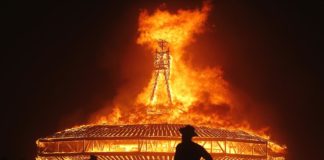 Εξουσία πυρός (του Θανάση Αγάθου)