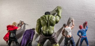 Ποιοι ήταν και πώς κατασκευάστηκαν οι ήρωες του 20ού αιώνα; (του Δημήτρι Γαρρή)