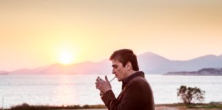 “Έχει μια κλίση ο κόσμος μας” (του Νίκου Ερηνάκη)