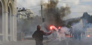 Γιάννης Πατσώνης, “Αλλού πετάν οι πεταλούδες”