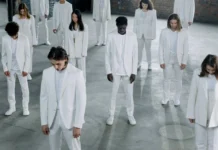 Νεκρός μεταξύ Ομοίων (μικροδιήγημα του Γιάννη Πανούση)