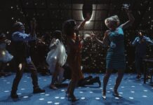 «Μέχρι να σβήσουν τ’ άστρα» – Η παράσταση της «διπλανής πόρτας» του Βαγ. Θεοδωρόπουλου (της Όλγας Σελλά)