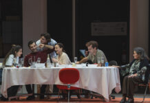 «Οιδίποδας», Ρόμπερτ Άικ: «Οι άνθρωποι έχουν ταλέντο να μην ξέρουν» (της Όλγας Σελλά)