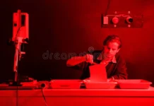 Δεν υπάρχει μύτη χωρίς σκιά (του Γιώργου Παναγιωτάκη)