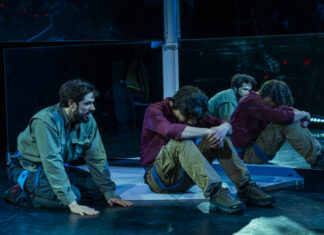 Η εσωτερική αναρρίχηση και το κυνήγι «Μιας αχόρταγης σκιάς» (της Όλγας Σελλά)