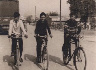 “Το σόκιν”, Για τα 60 (μείον ένα) χρόνια απ’ τη δικτατορία του 1967 (διήγημα του Χρήστου Τσιάμη)