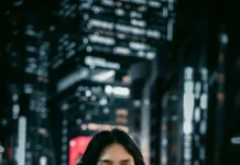 Λόγος και σιωπή (γράφει η Λίλα Κονομάρα)