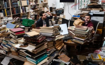 Πεπαλαιωμένα βιβλία, σελέμπριτι και ανάγνωση, συγγραφικές κλειδαρότρυπες κ.ά (της Αλεξάνδρας Χαΐνη)