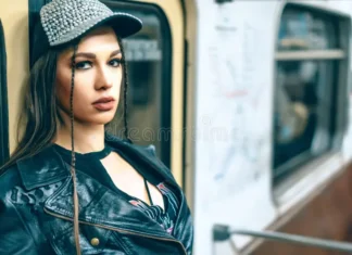 Αξιοσημείωτες συναντήσεις στο μετρό (διήγημα του Θόδωρου Σούμα)