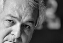 Μίλο Ντε Αντζέλις: «Το να γράφεις ποιήματα είναι σαν να ψάχνεις στα τυφλά αναζητώντας μια προφητεία»