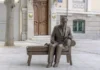 Το πεδίο Καβάφη: υπάρχει ελπίδα για επιστροφή στην κειμενικότητα; (του Ευριπίδη Γαραντούδη)