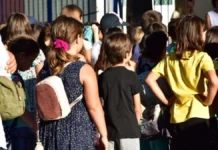 Αρχή της σχολικής χρονιάς (της Μαρίζας Ντεκάστρο)